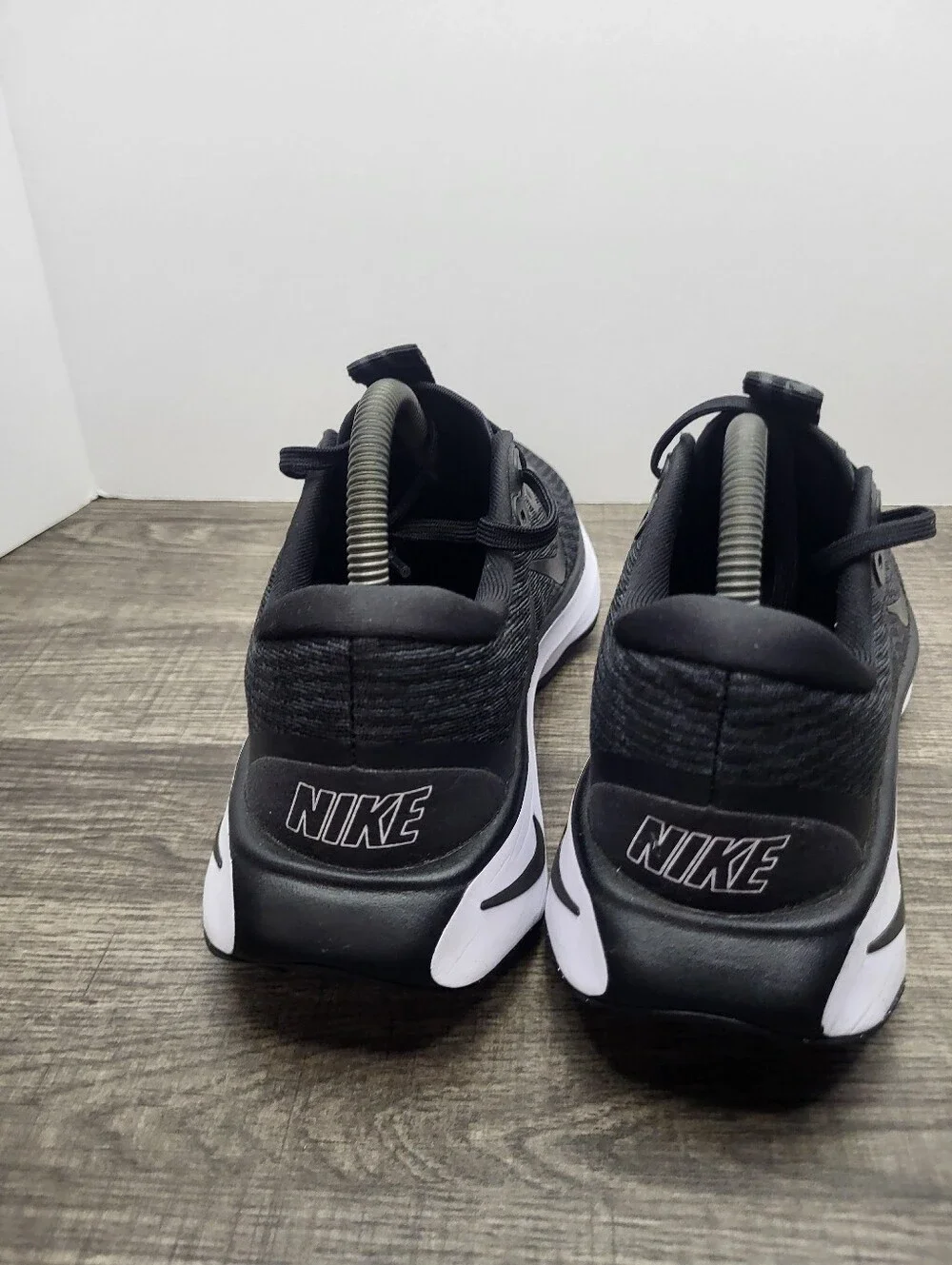 Nike Womens Motiva DV1238-001 Black Running Shoes Sneakers Size 9